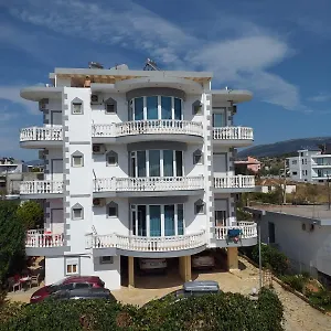 Rizarjo , Ksamil Albania